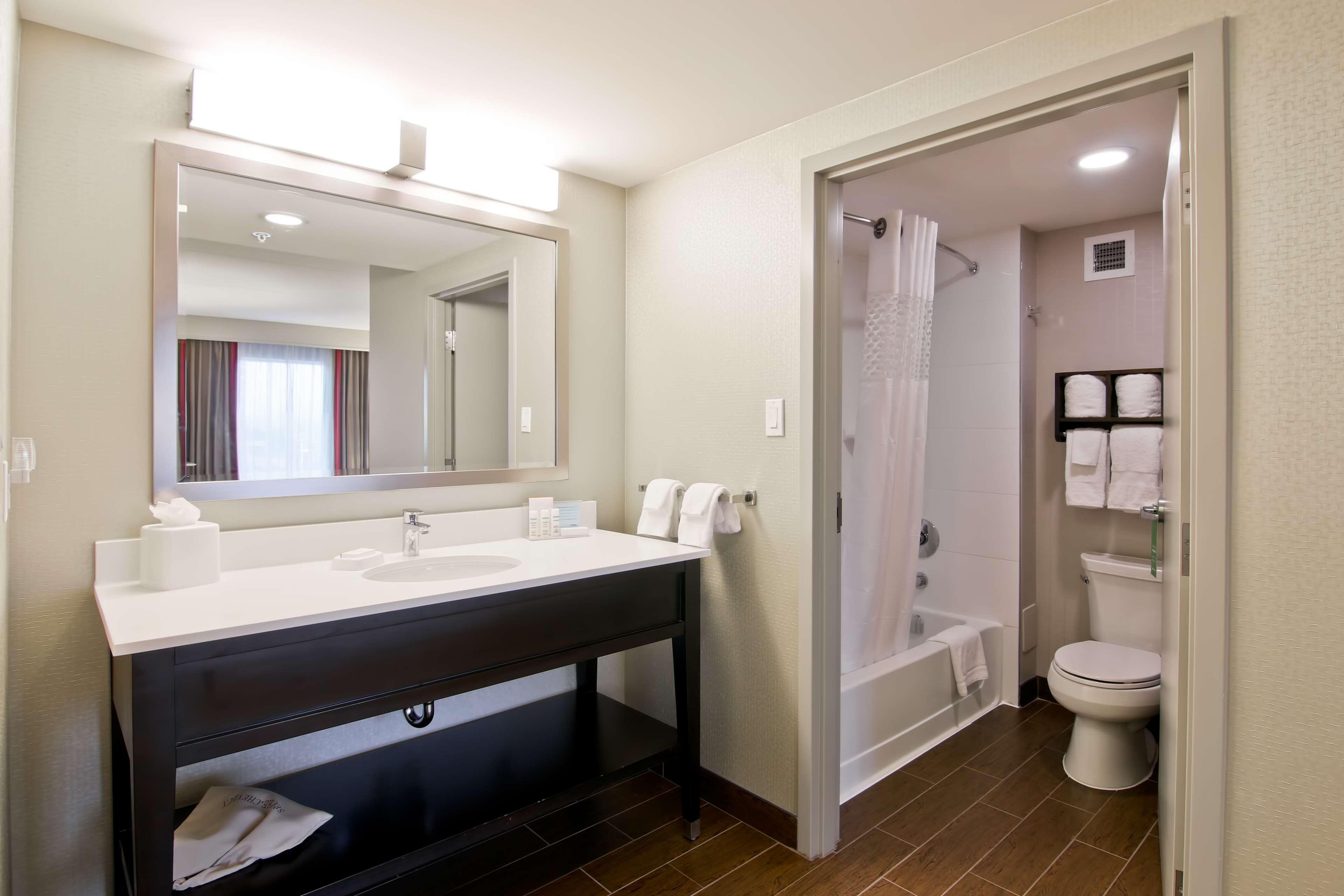 Hampton Inn & Suites By Hilton Toronto Маркем Экстерьер фото