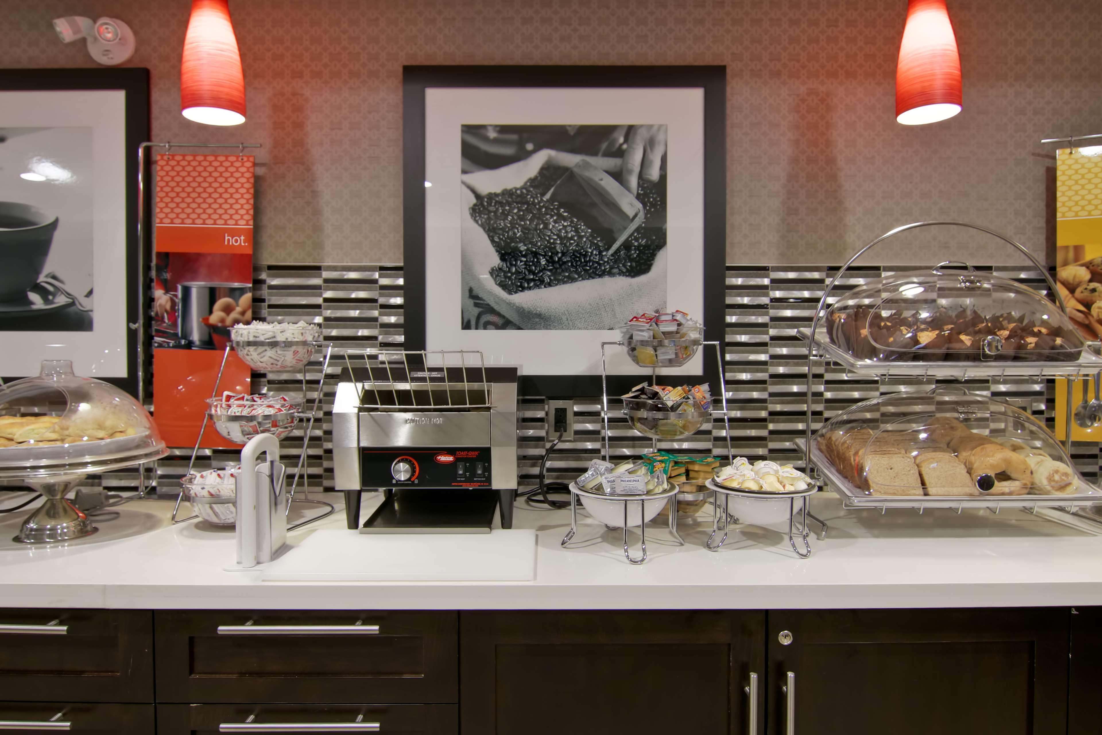 Hampton Inn & Suites By Hilton Toronto Маркем Экстерьер фото