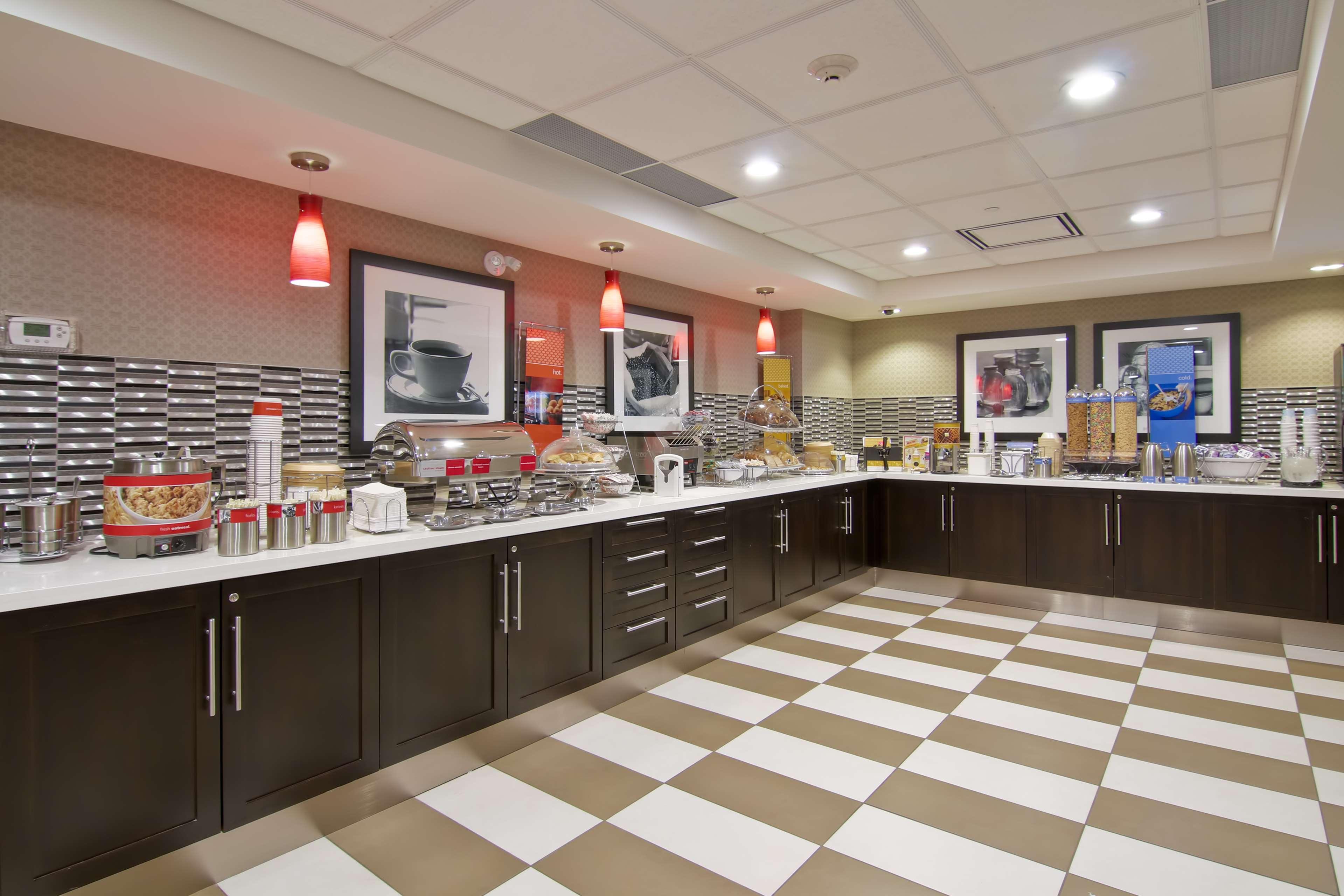 Hampton Inn & Suites By Hilton Toronto Маркем Экстерьер фото